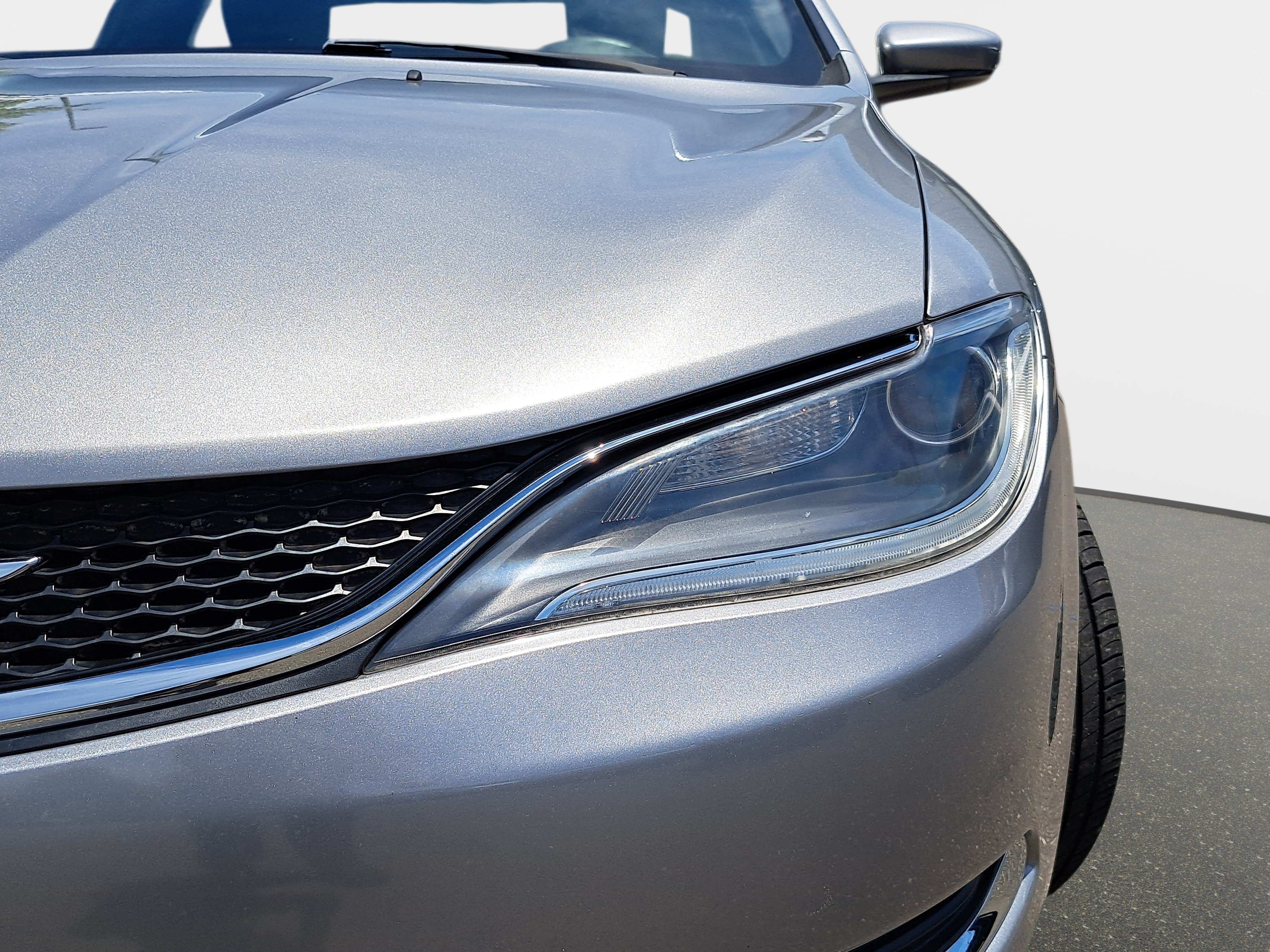 Used 2017 Chrysler 200 Limited Platinum FWD image 28