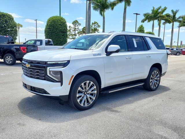 Used 2025 Chevrolet Tahoe High Country AWD/4WD image 4