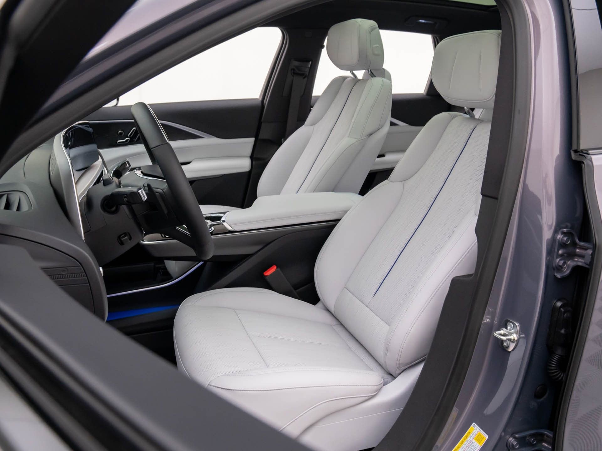 New 2026 Cadillac Lyriq Luxury image 10