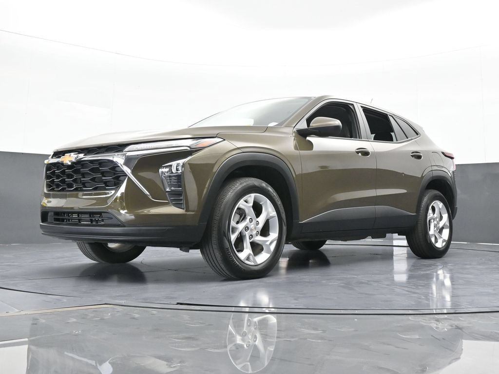 Used 2024 Chevrolet Trax LS w/ LS Convenience Package FWD image 50