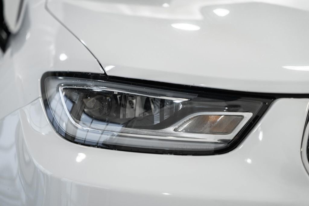 Used 2025 Chrysler Pacifica Select image 14