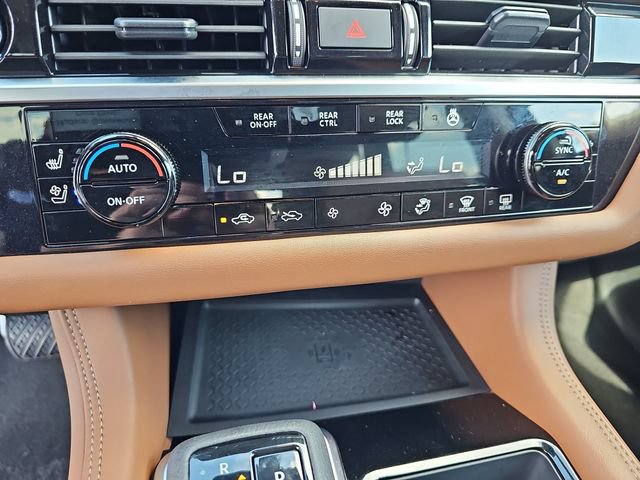 Used 2025 Nissan Pathfinder Platinum FWD image 28