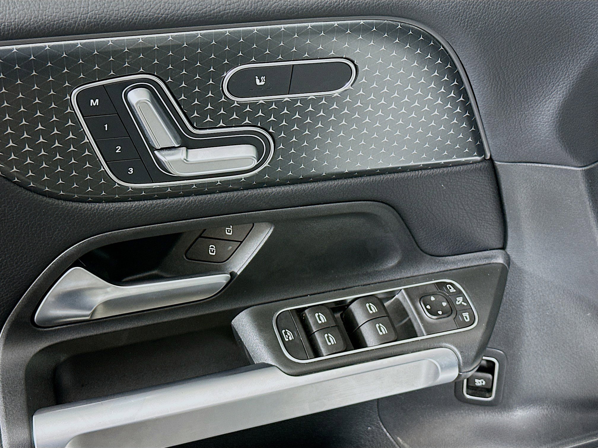 Used 2024 Mercedes-Benz GLB 250 GLB 250 image 15