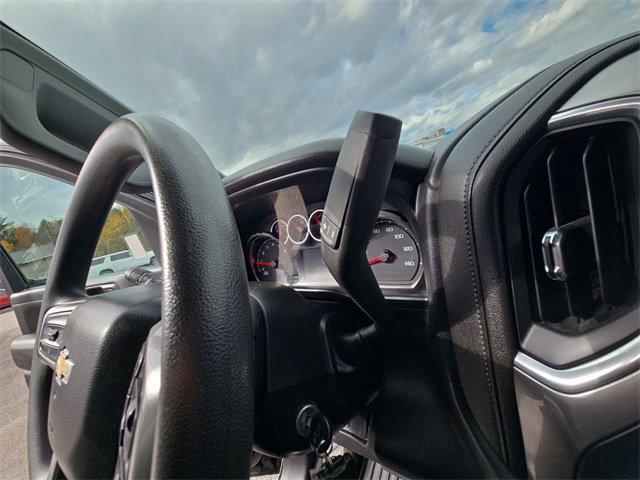 Used 2022 Chevrolet Silverado 2500 LT w/ Snow Plow Prep/Camper Package image 16