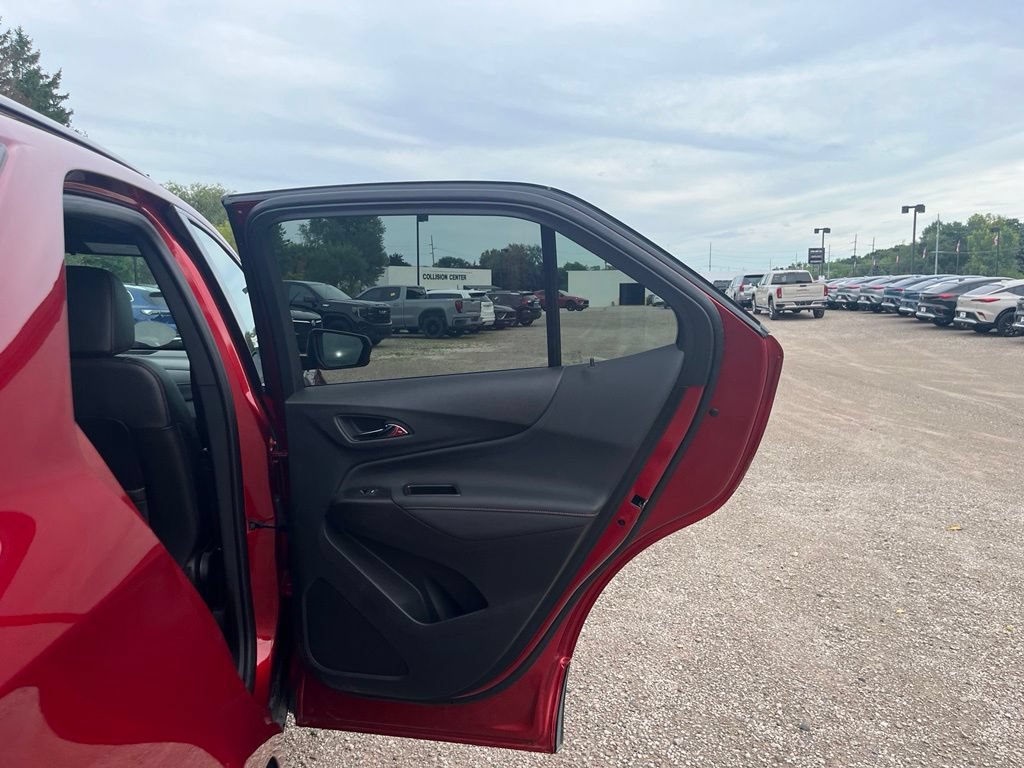 Used 2024 Chevrolet Equinox RS AWD/4WD image 32