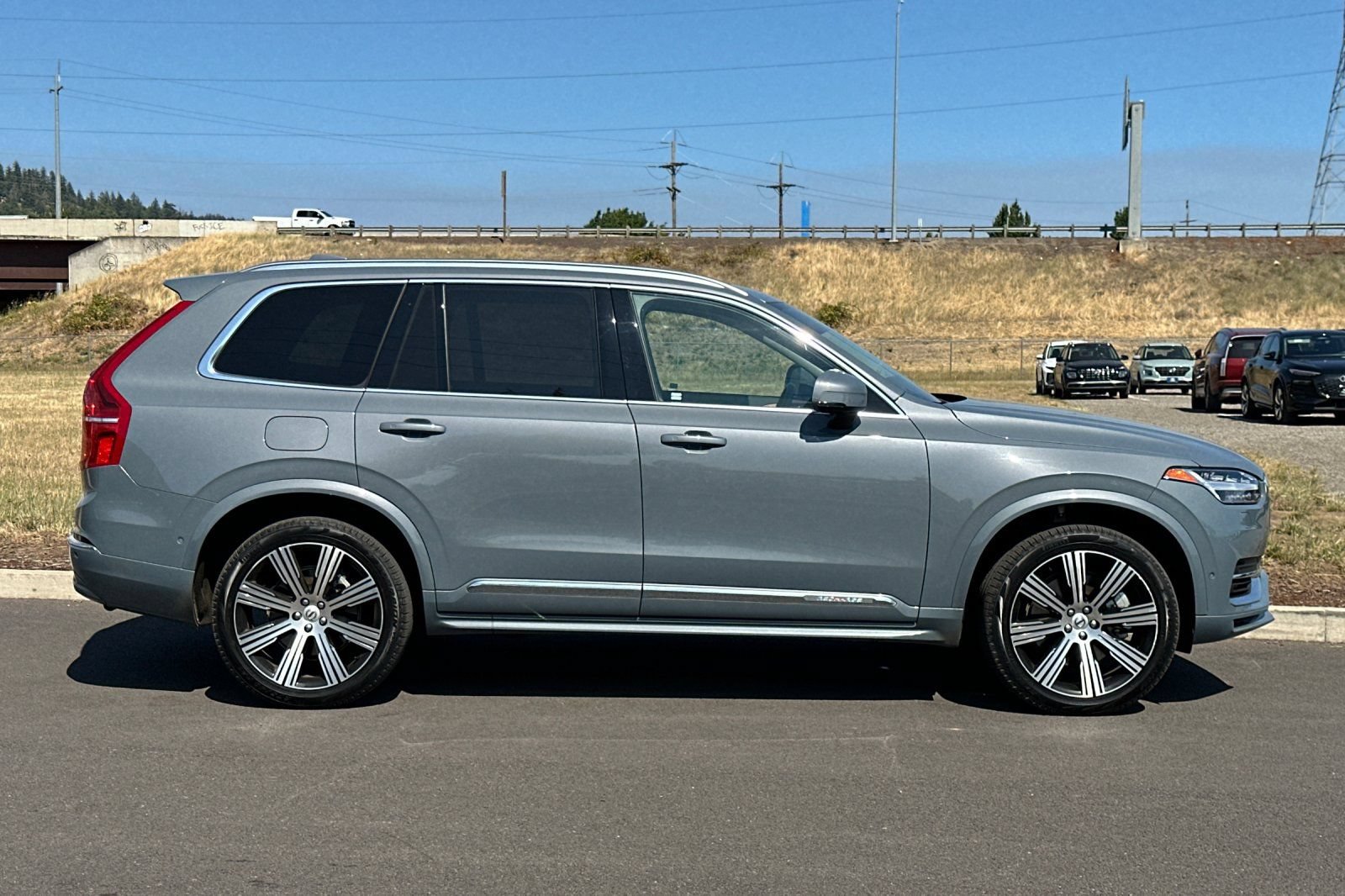 Used 2023 Volvo XC90 T8 Plus w/ Protection Package Premier AWD/4WD image 2