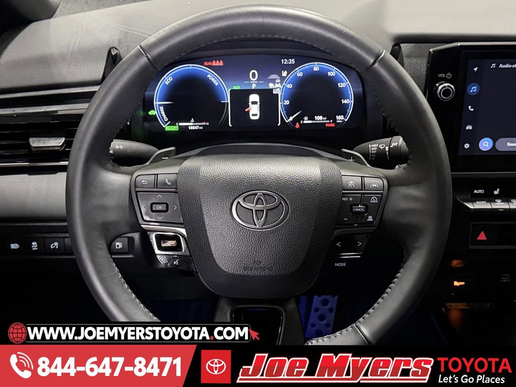 Used 2025 Toyota Camry XSE image 15