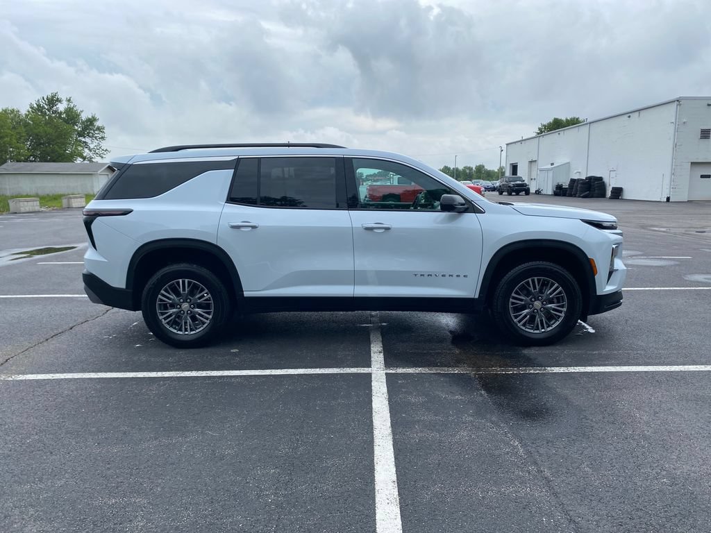 New 2026 Chevrolet Traverse LT w/ Driver Confidence Package FWD image 8