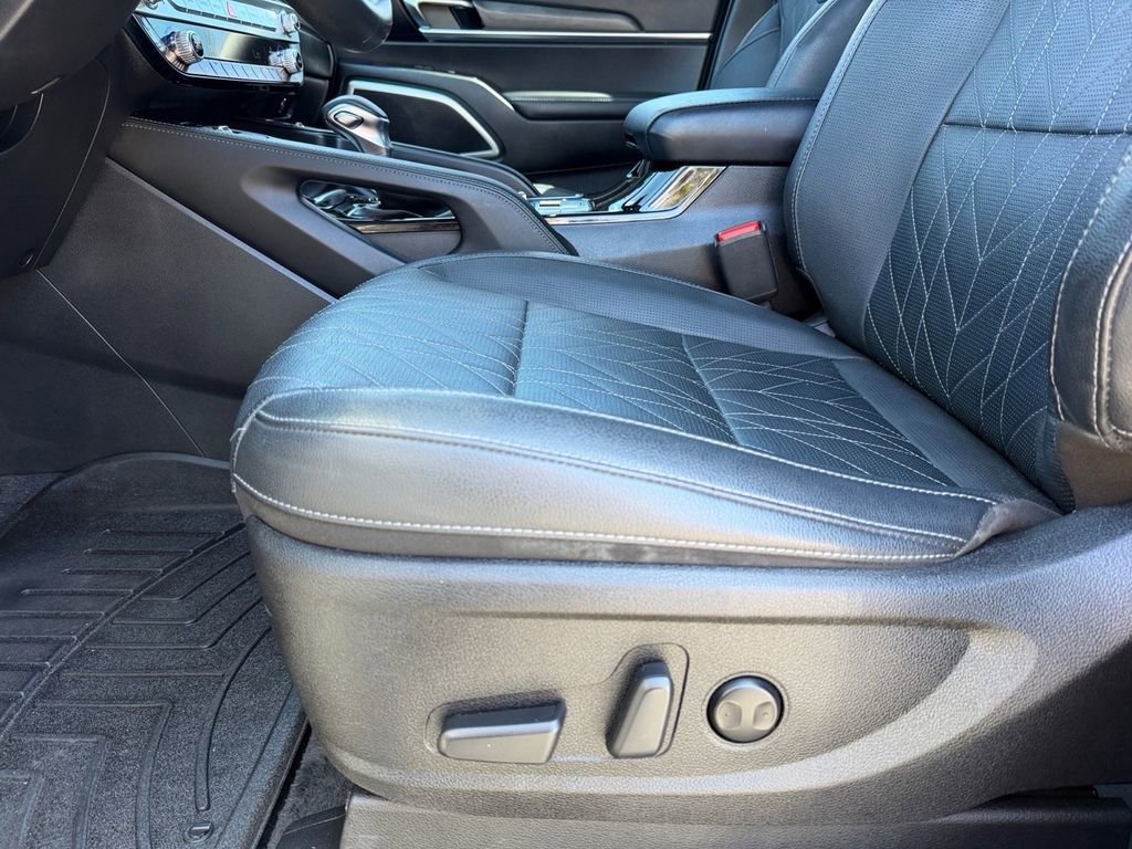 Used 2023 Kia Telluride EX X-Line image 11