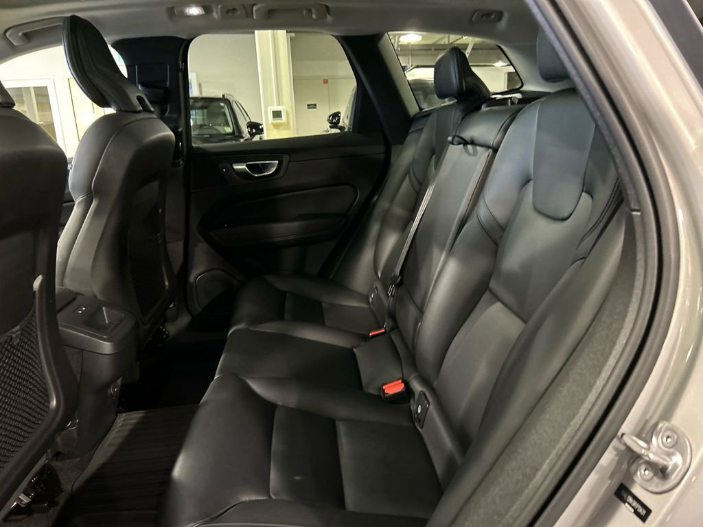 Certified 2024 Volvo XC60 B5 Core w/ Protection Package Premier AWD/4WD image 22