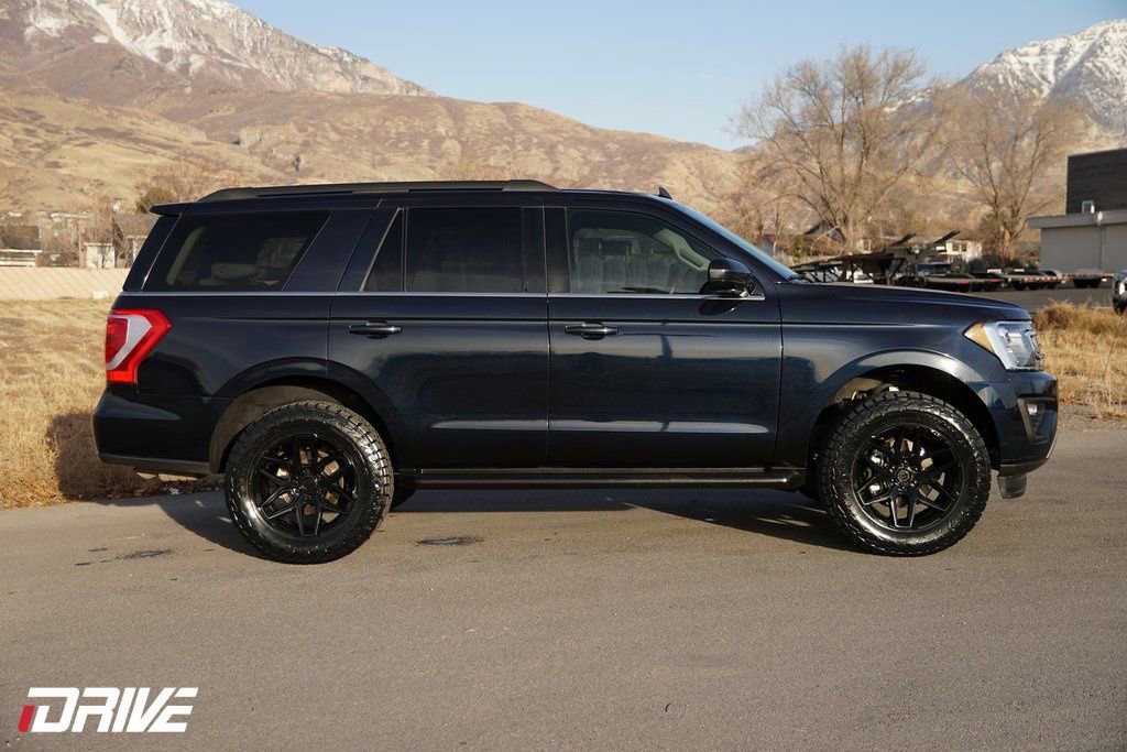 Used 2021 Ford Expedition XLT image 12