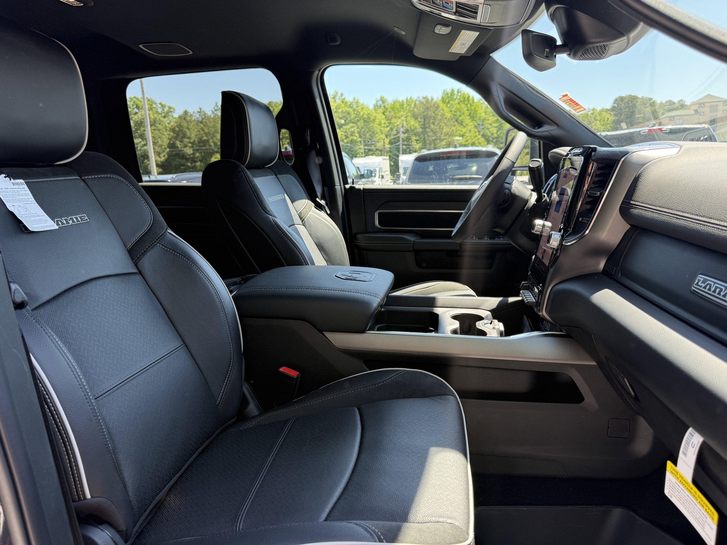 New 2026 RAM 2500 Laramie w/ Night Edition AWD/4WD image 15