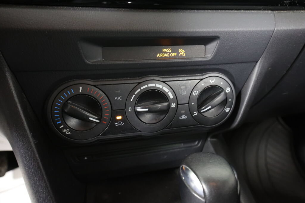 Used 2014 MAZDA MAZDA3 i Sport FWD image 34