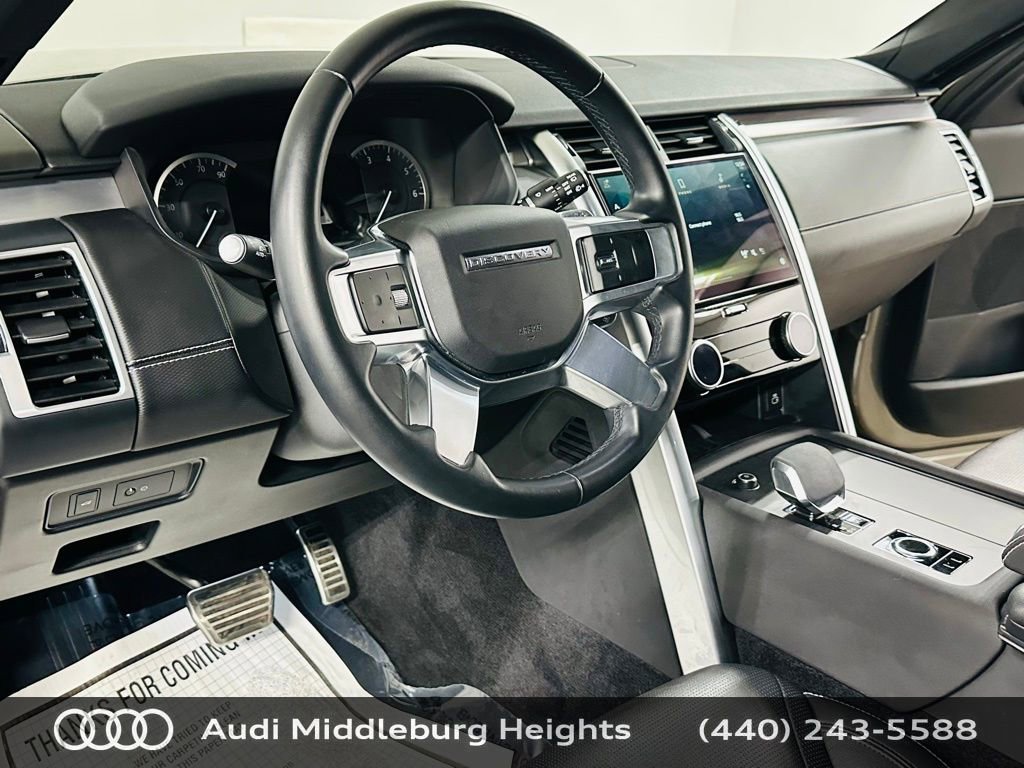 Used 2023 Land Rover Discovery S R-Dynamic image 10