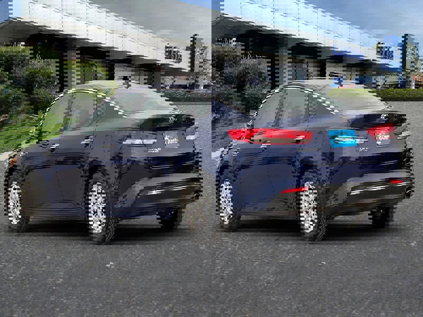 Used 2018 Kia Optima LX image 6