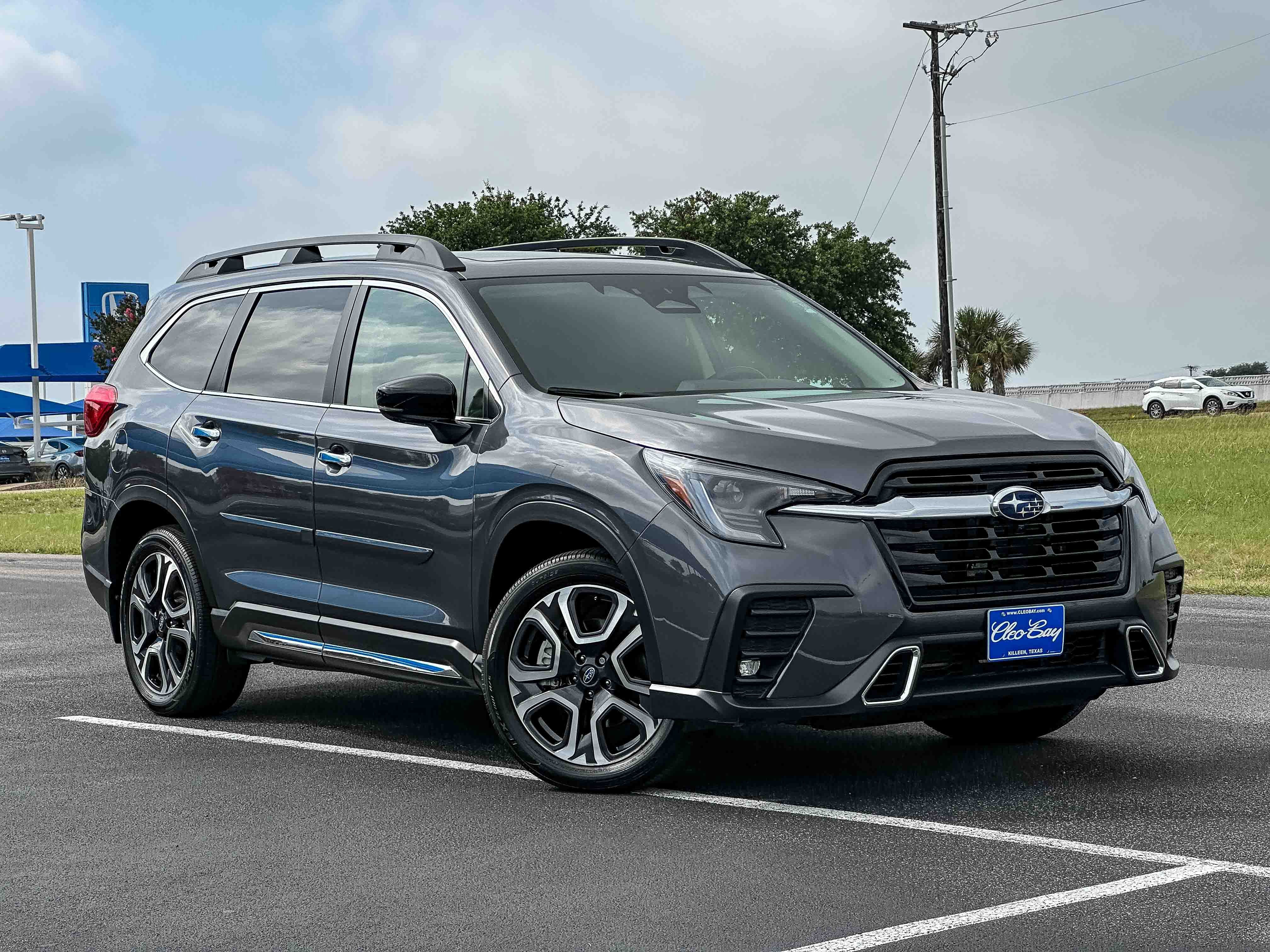 Used 2024 Subaru Ascent Touring AWD/4WD image 2