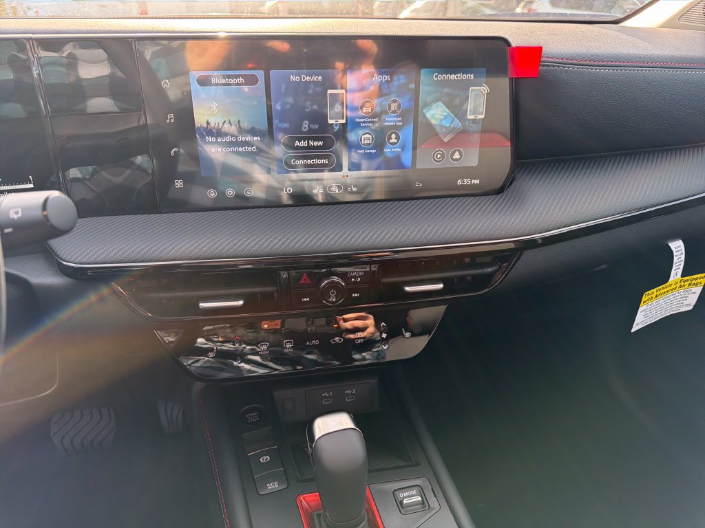 New 2026 Nissan Kicks SR w/ Cold Weather Package FWD image 23