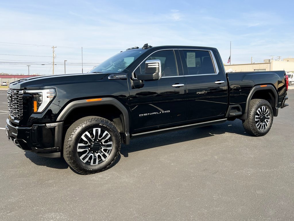 Used 2025 GMC Sierra 3500 Denali Ultimate image 16
