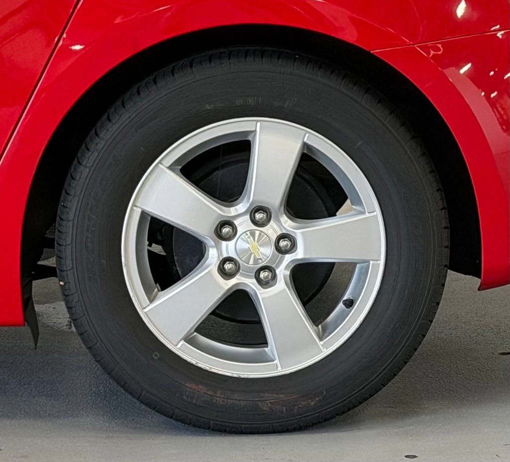 Used 2014 Chevrolet Cruze LT FWD image 8
