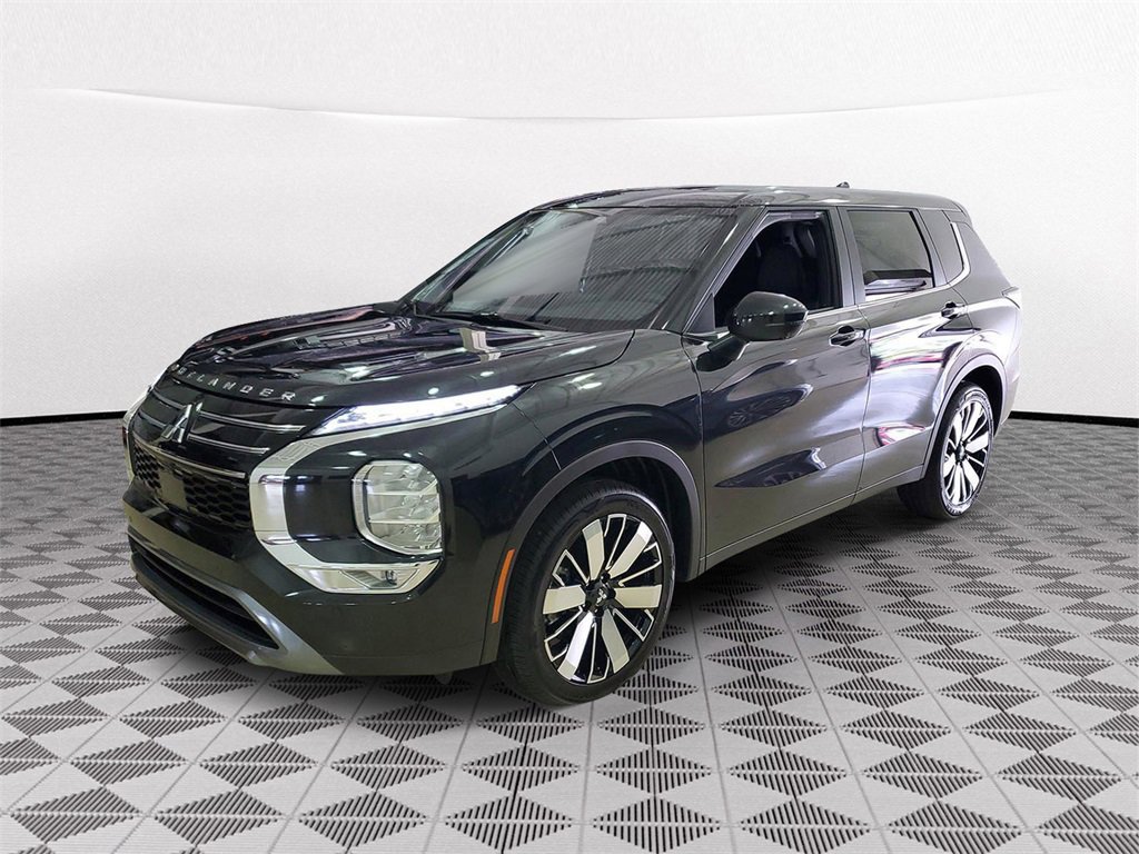 New 2025 Mitsubishi Outlander SE image 4