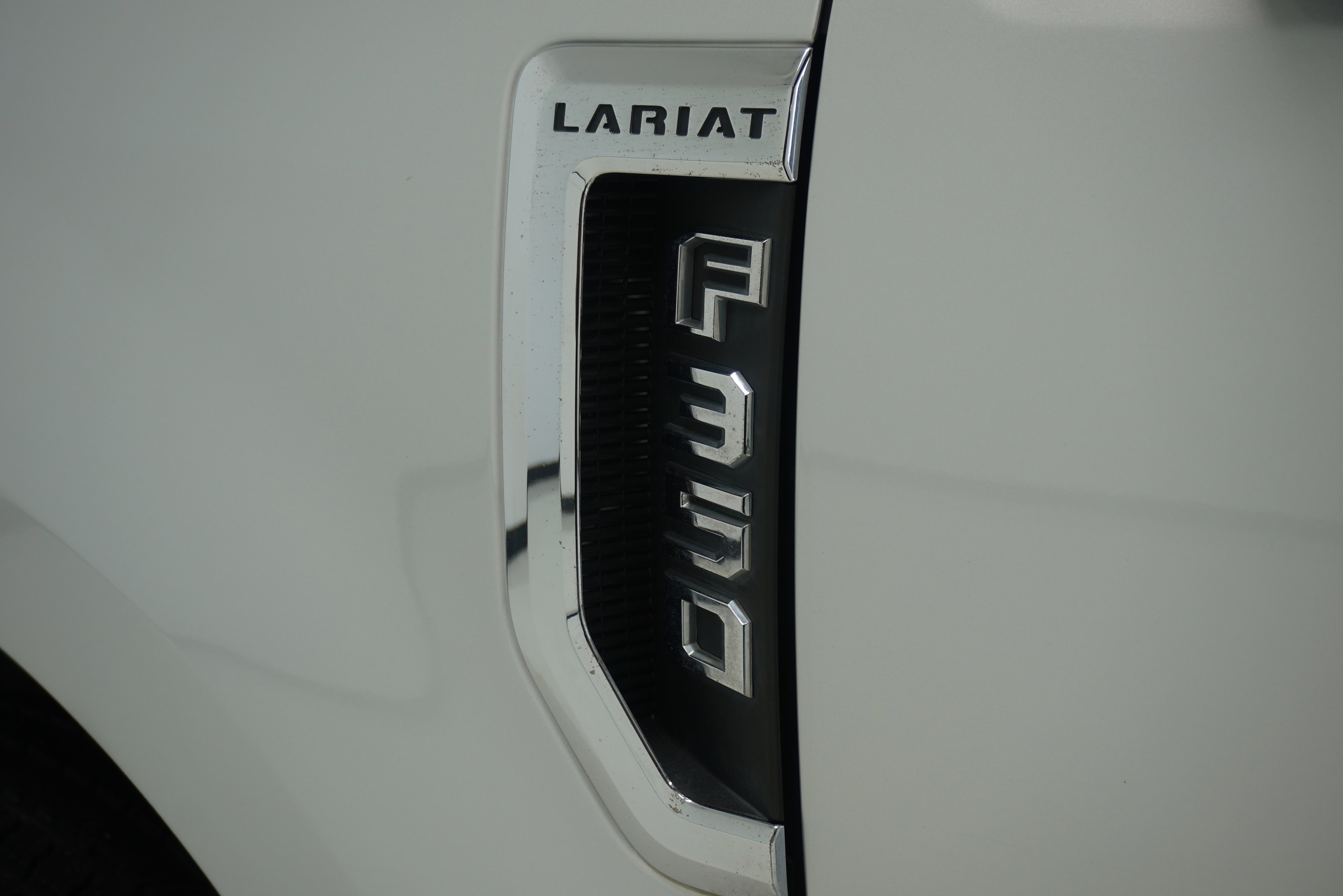 Used 2017 Ford F350 Lariat AWD/4WD image 6