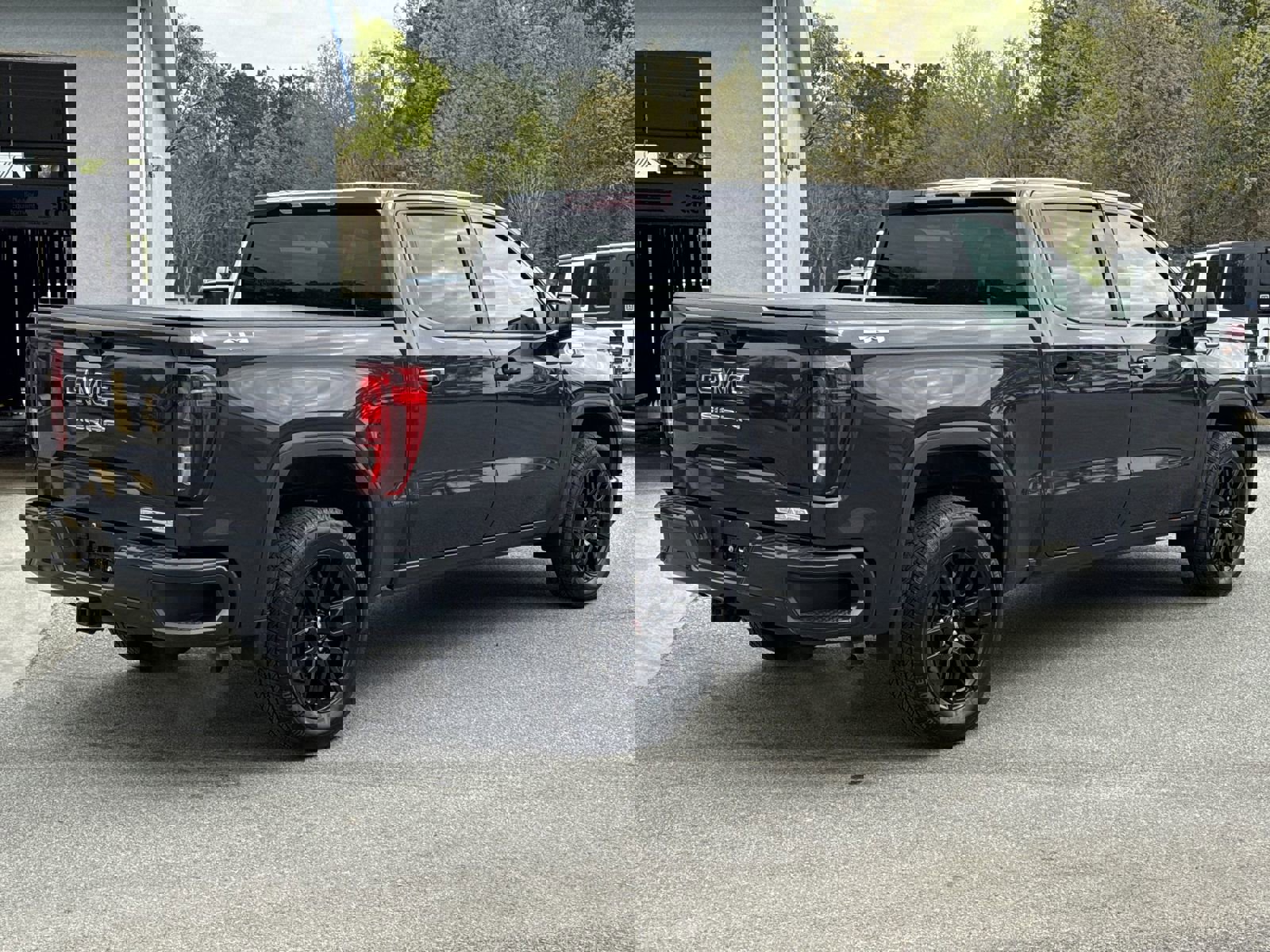 Used 2025 GMC Sierra 1500 Elevation image 10