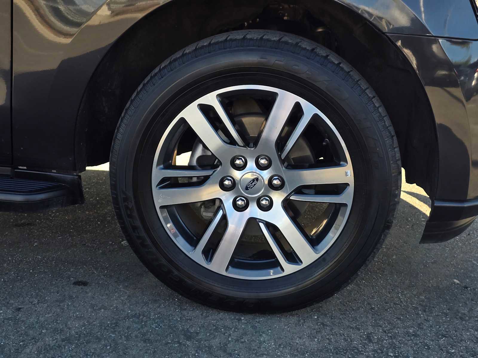 Used 2024 Ford Expedition Limited image 9