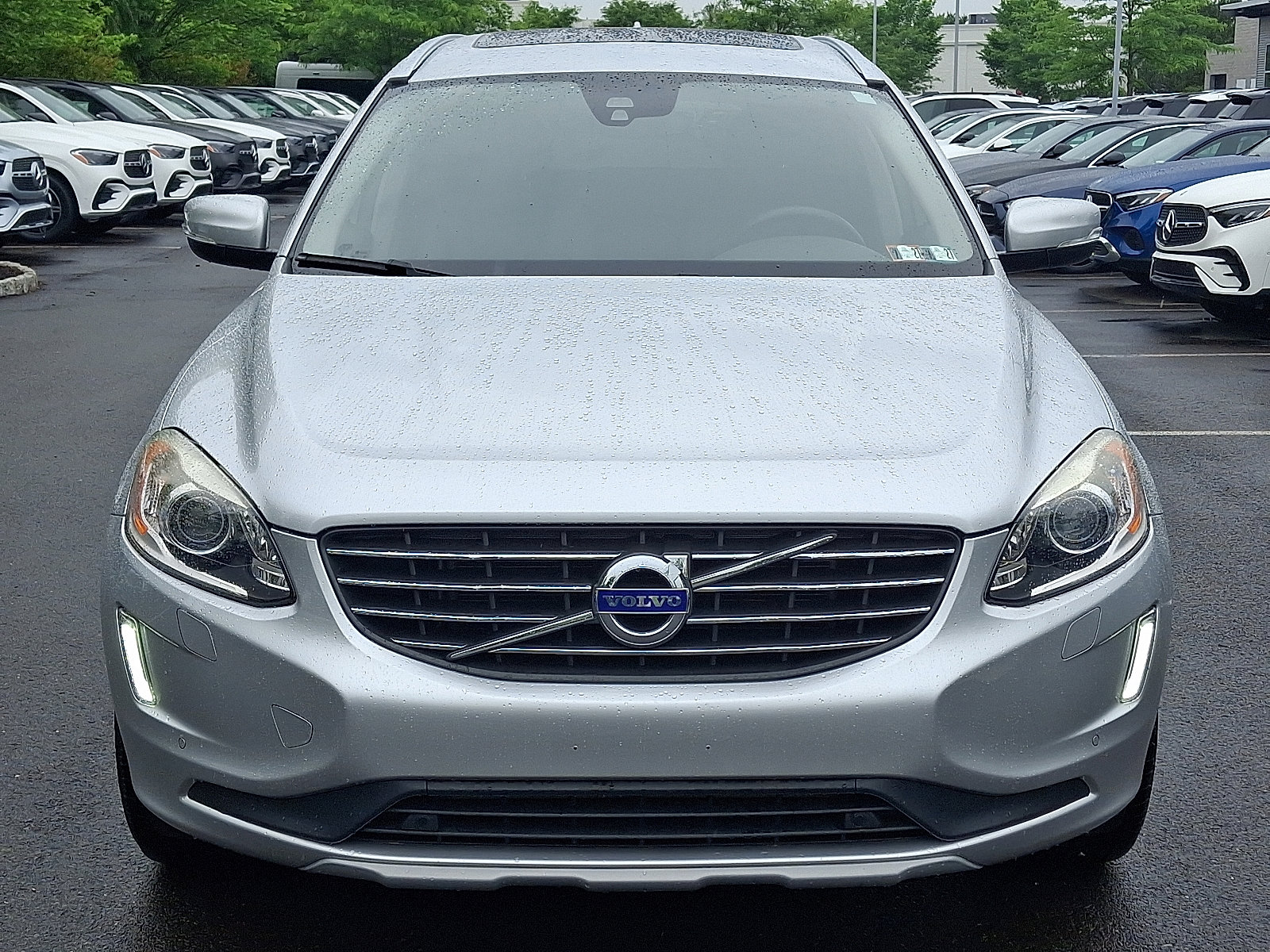 Used 2017 Volvo XC60 T5 Inscription w/ Preferred Option Package AWD/4WD image 2