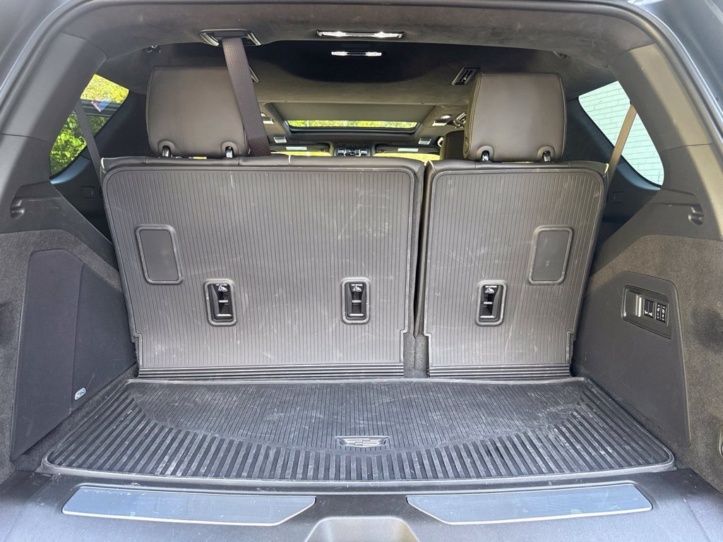 Used 2026 Cadillac Escalade Platinum Sport w/ LPO, Floor Liner Package AWD/4WD image 14