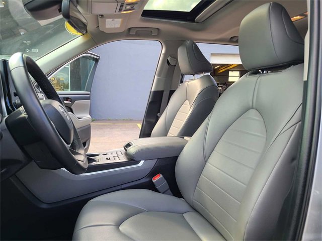 Used 2022 Toyota Highlander XLE image 13