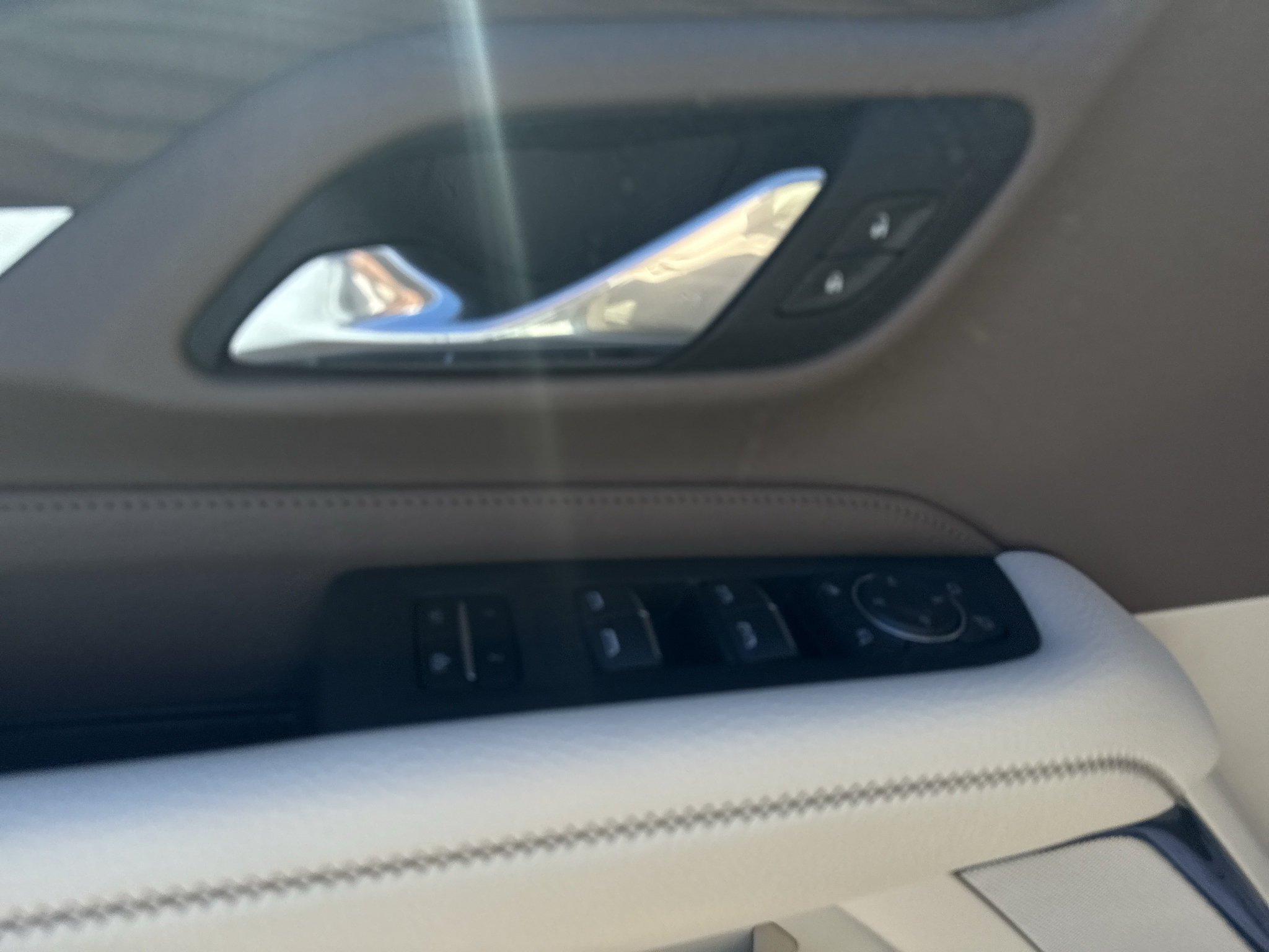 Used 2024 GMC Yukon Denali w/ Advanced Technology Package AWD/4WD image 14