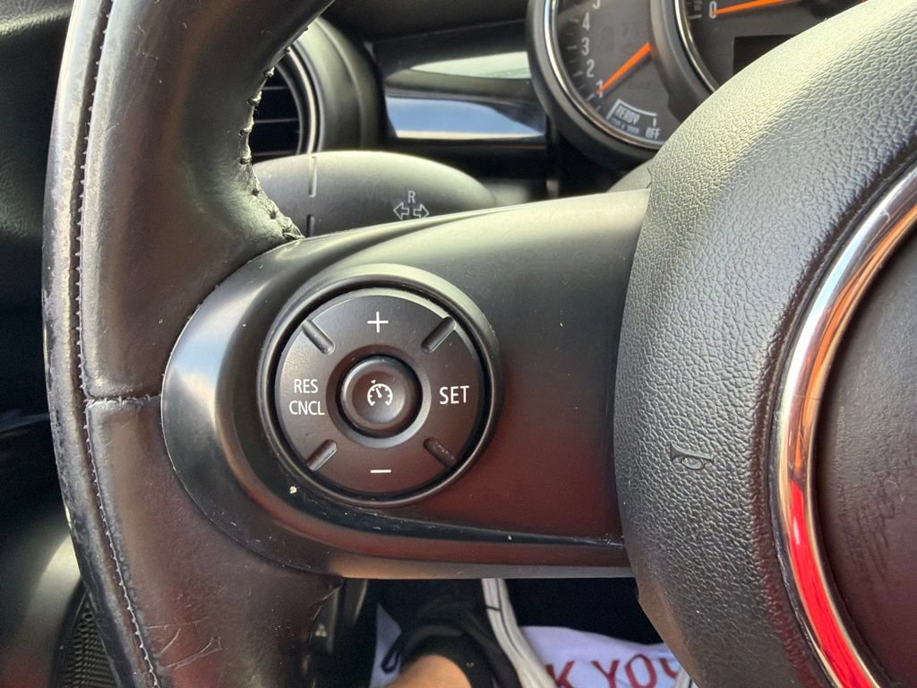 Used 2019 MINI Cooper 4-Door Hardtop FWD image 25