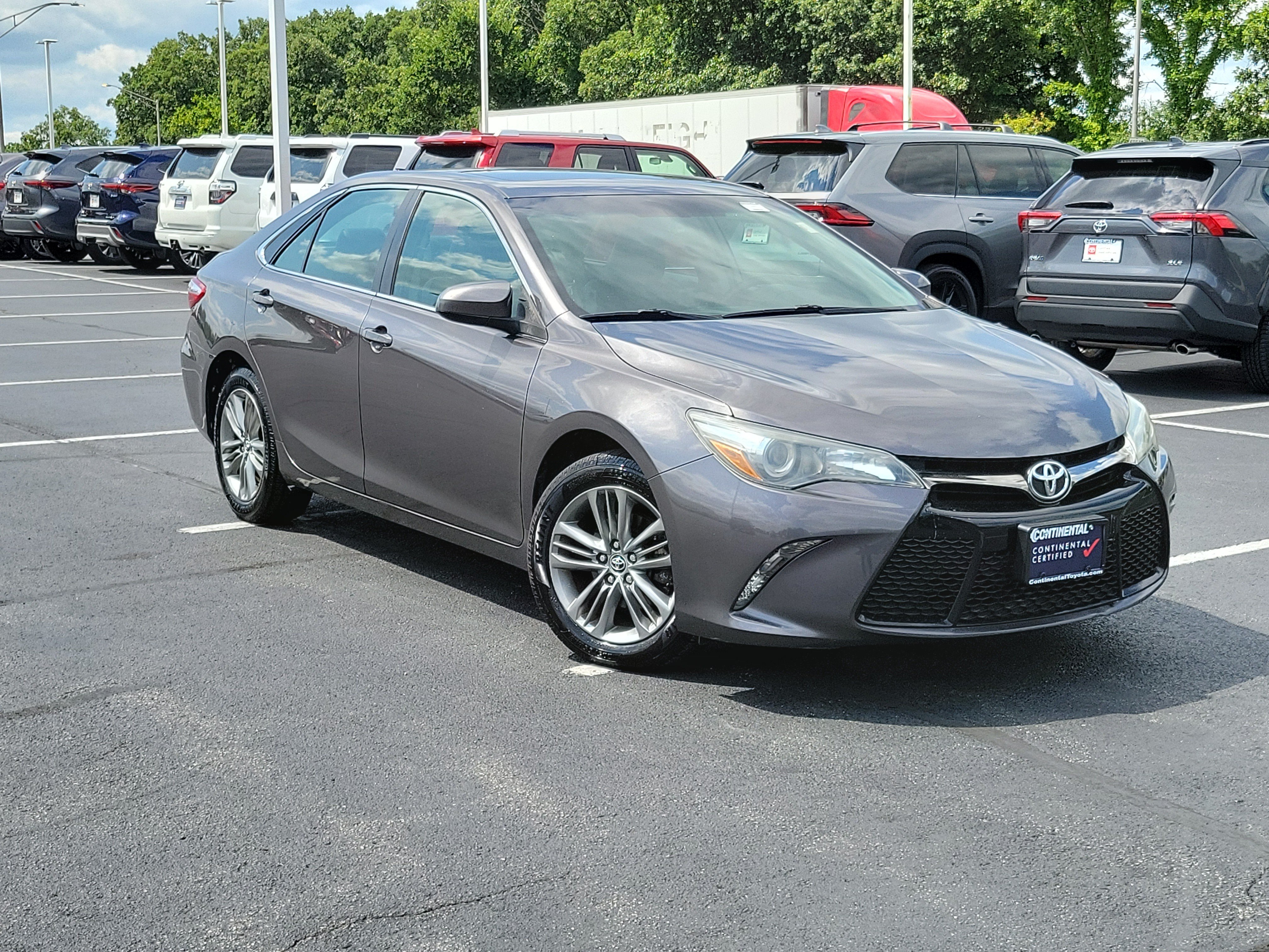 Used 2016 Toyota Camry SE FWD image 32