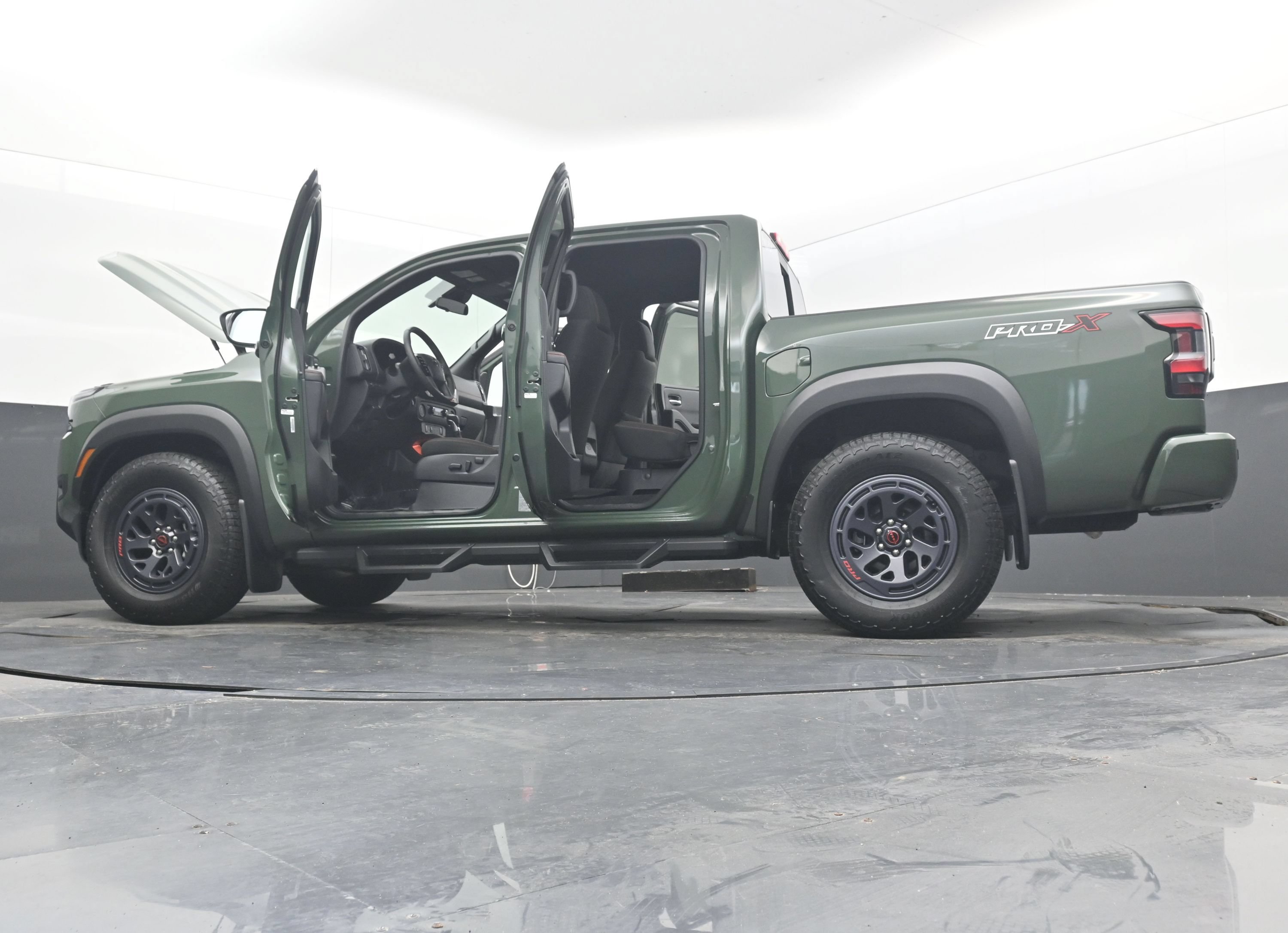 Used 2025 Nissan Frontier Pro-X RWD image 39