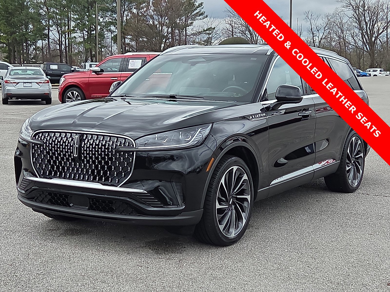 Used 2025 Lincoln Aviator Reserve w/ Equipment Group 201A image 2