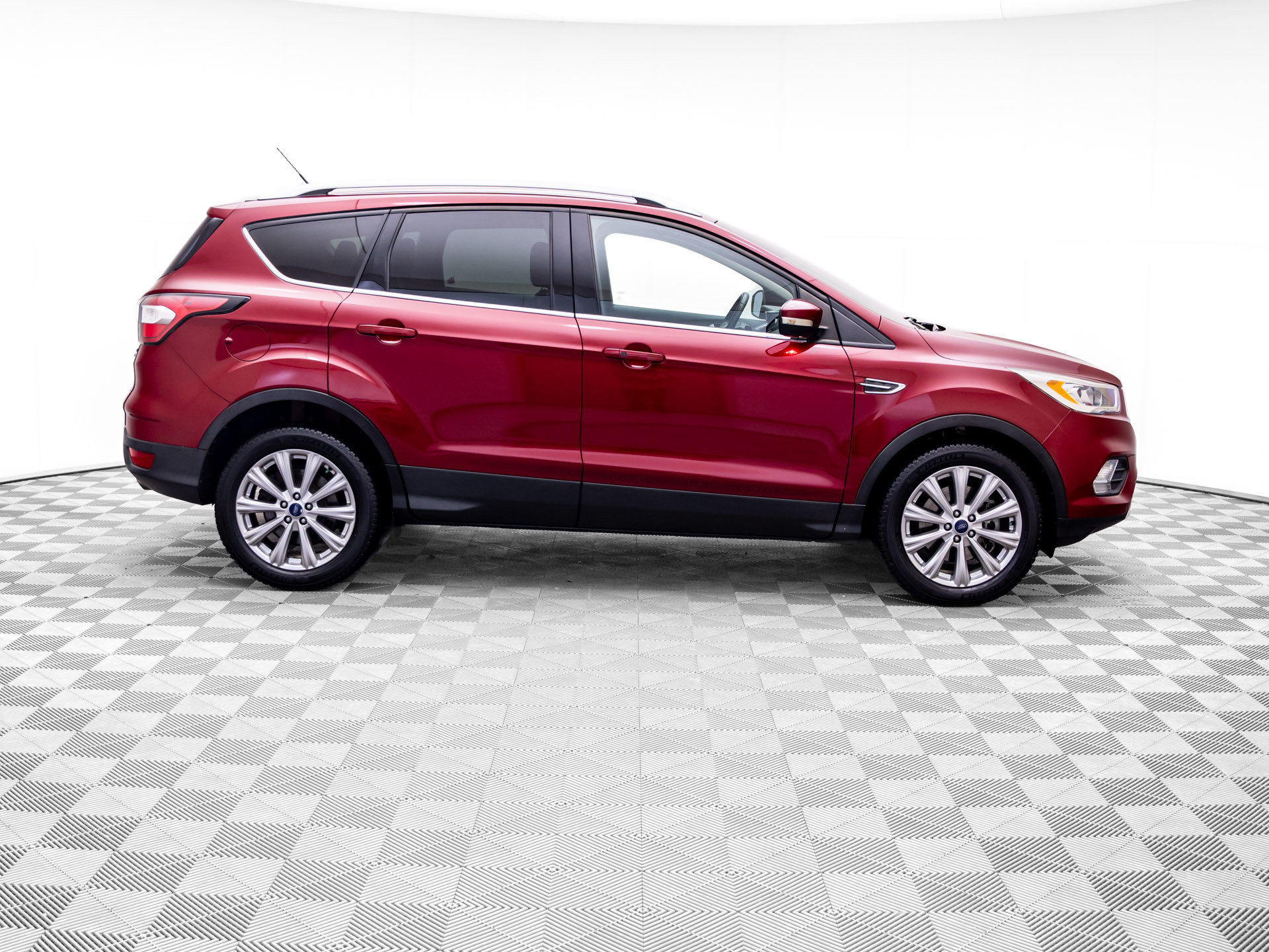Used 2017 Ford Escape Titanium AWD/4WD image 6