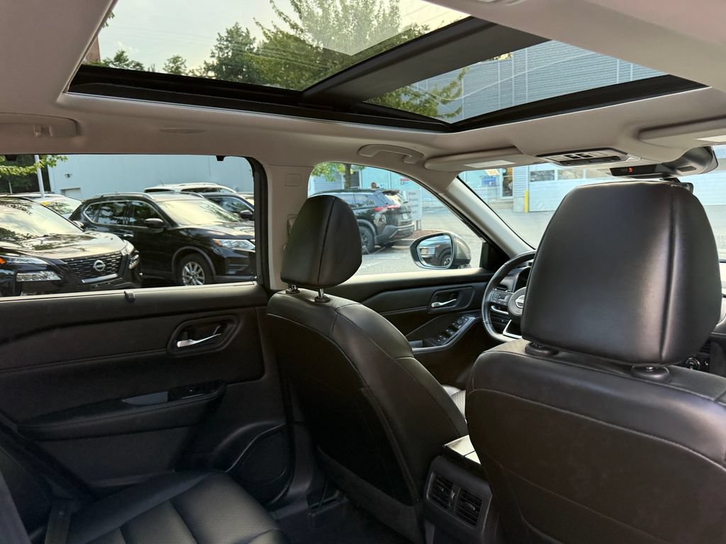 Used 2024 Nissan Rogue SV w/ SV Premium Package AWD/4WD image 35