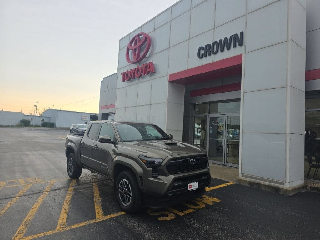 Used 2024 Toyota Tacoma TRD Sport w/ TRD Sport Premium Package AWD/4WD image 1