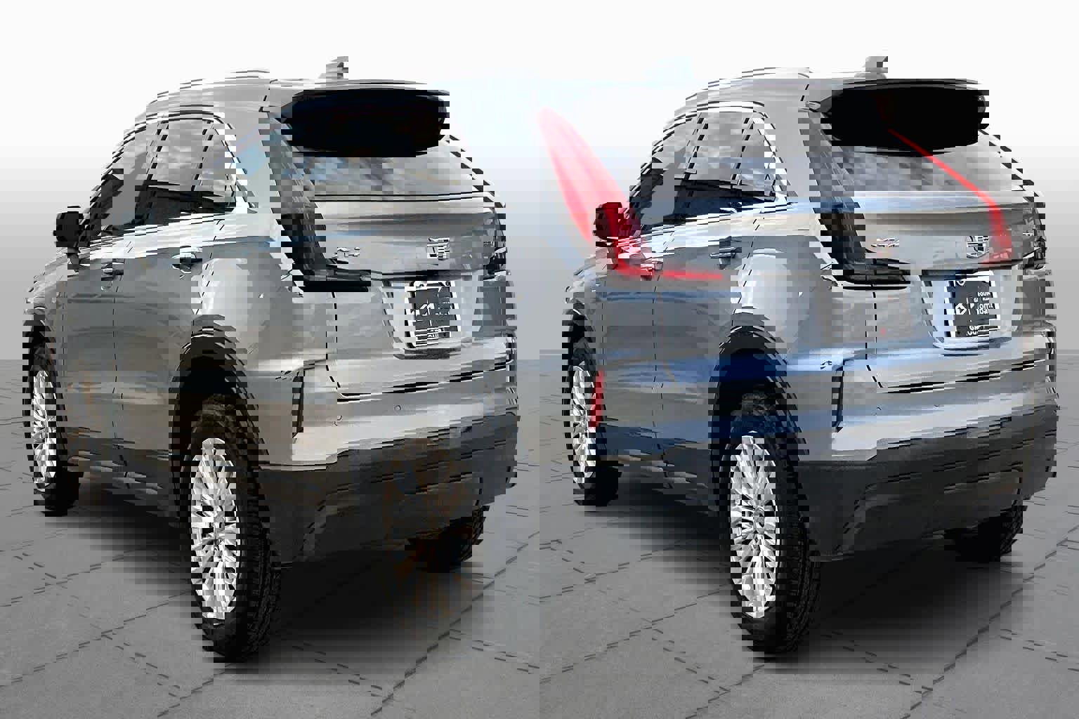 Used 2024 Cadillac XT4 Luxury w/ Cold Weather Package image 10