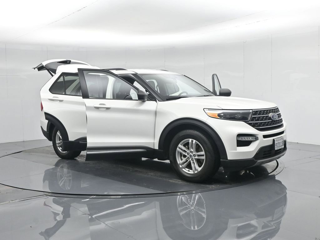 Certified 2022 Ford Explorer XLT w/ Equipment Group 202A image 39
