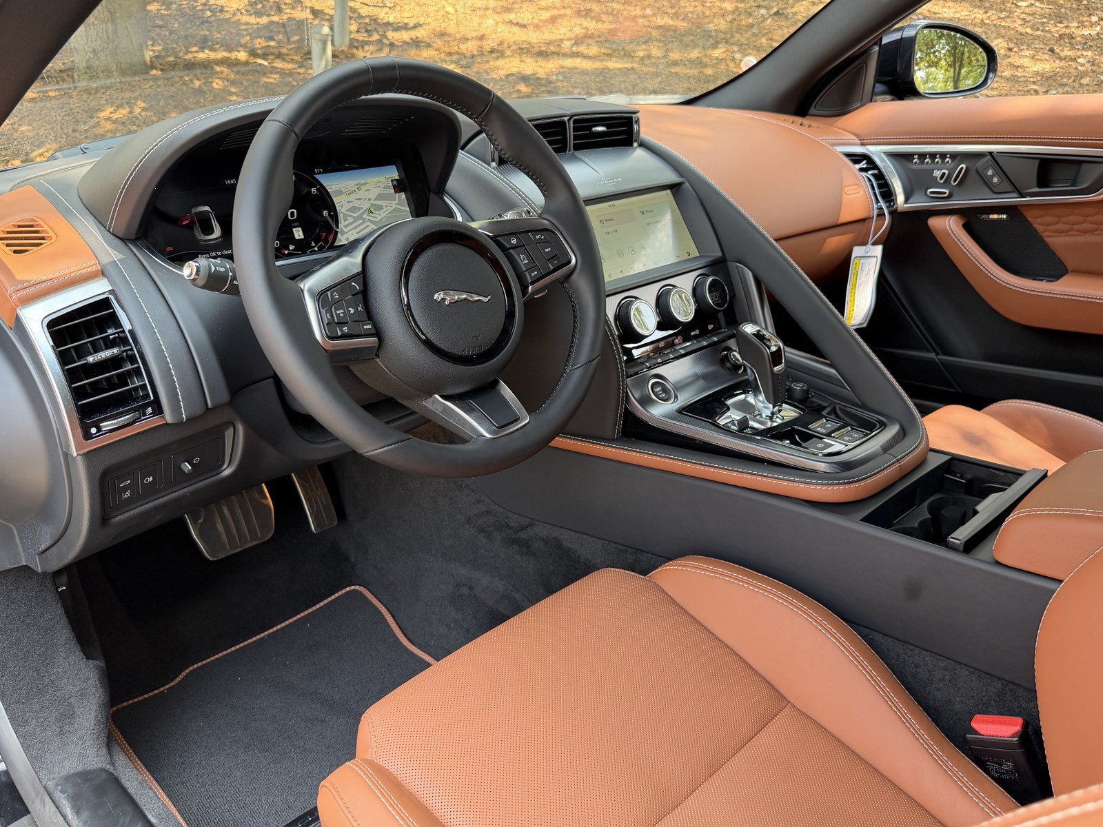 Used 2024 Jaguar F-TYPE R-Dynamic RWD image 15