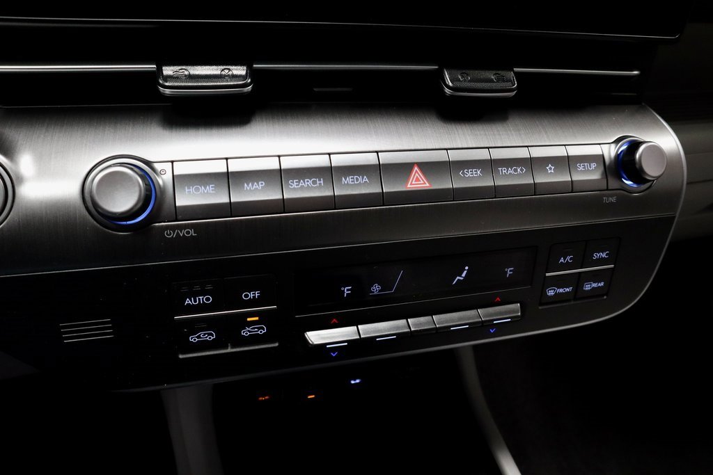 Certified 2025 Hyundai Kona SEL image 32