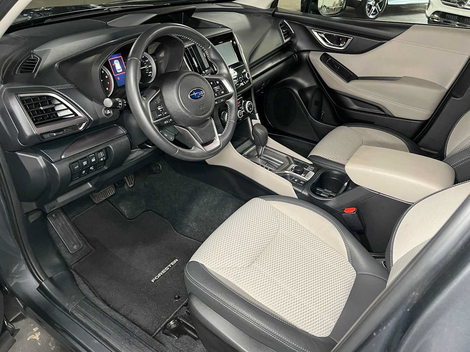 Used 2024 Subaru Forester Premium AWD/4WD image 26