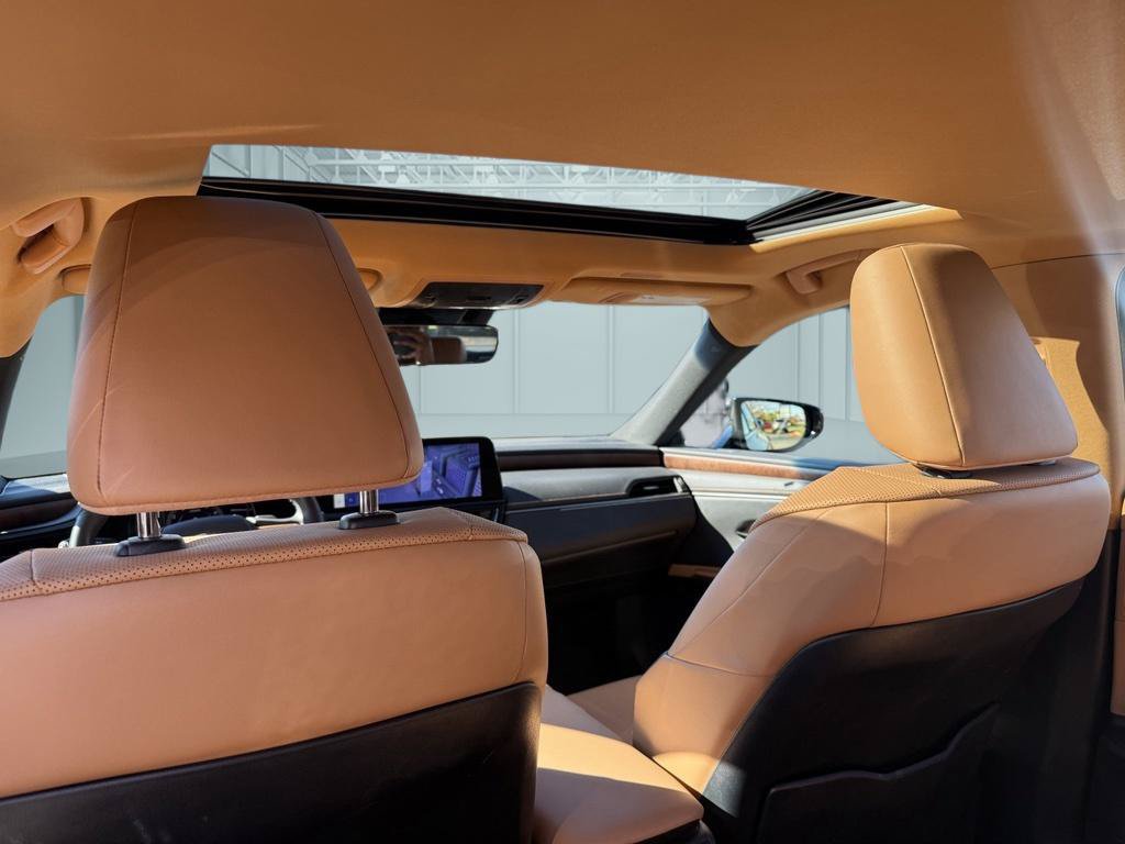 Used 2023 Lexus ES 350 w/ Premium Package FWD image 16