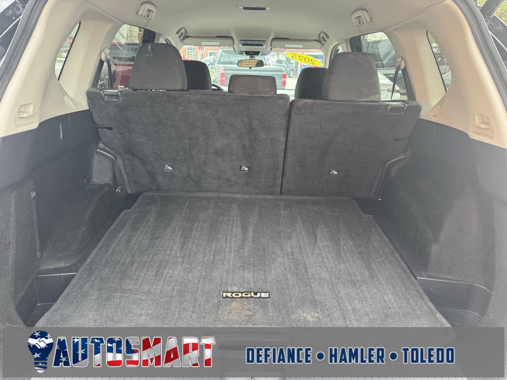 Used 2025 Nissan Rogue SV image 26