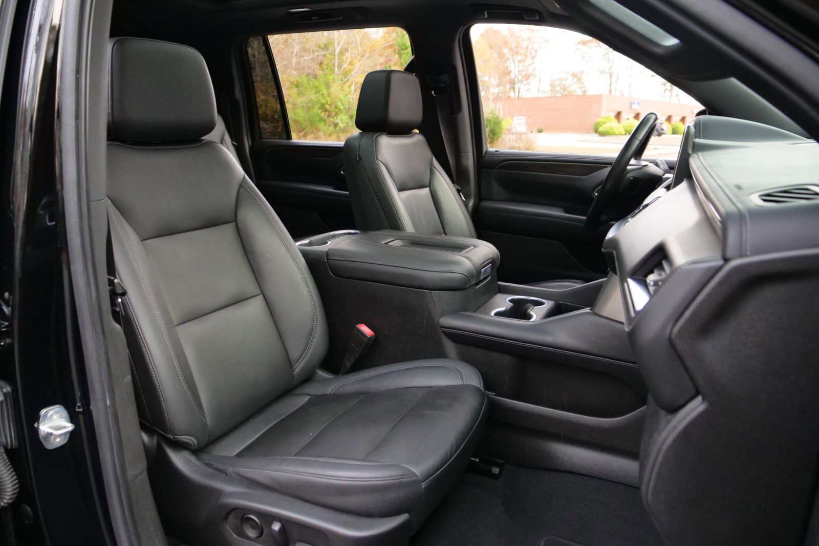 Used 2021 Chevrolet Suburban LT image 38