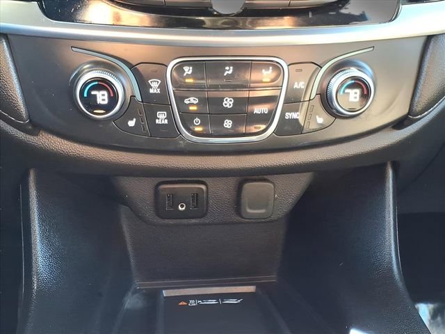 Used 2023 Chevrolet Traverse LT image 23