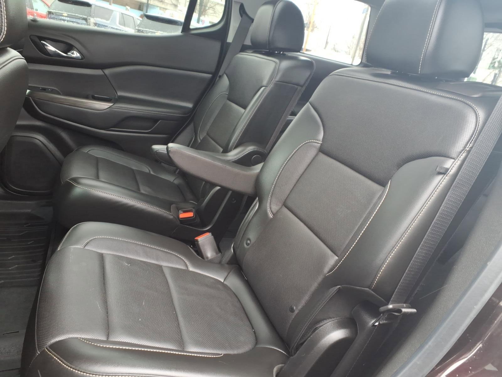 Used 2020 GMC Acadia SLT w/ Driver Alert Package II image 14