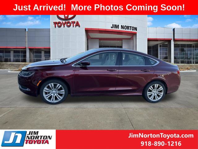Used 2015 Chrysler 200 Limited w/ Convenience Group FWD image 4