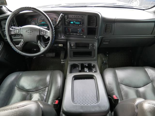 Used 2005 Chevrolet Silverado 2500 LT w/ Heavy-Duty Power Package image 12